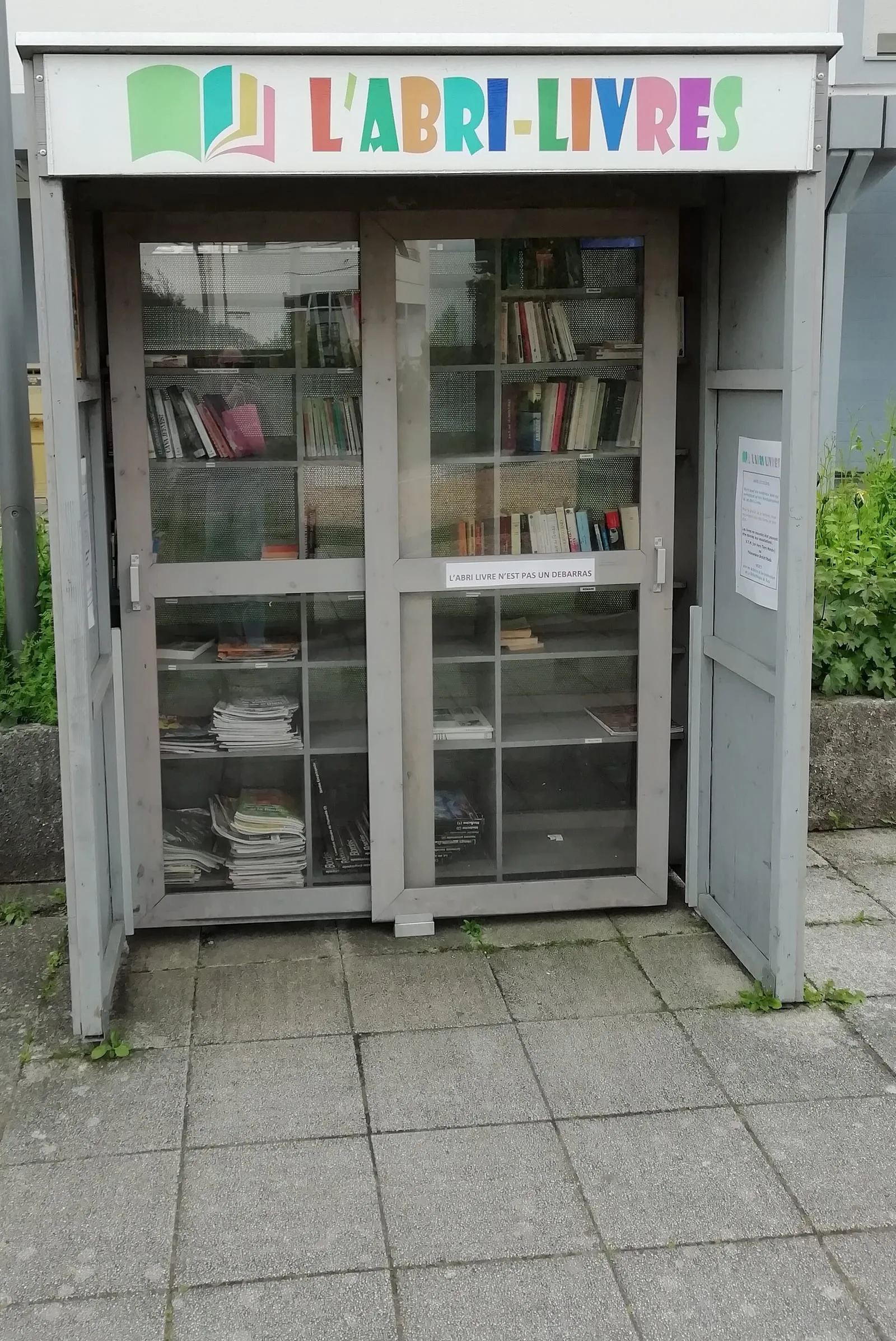 La boîte à livres installée place de la Poste, à Vern-sur-Seiche