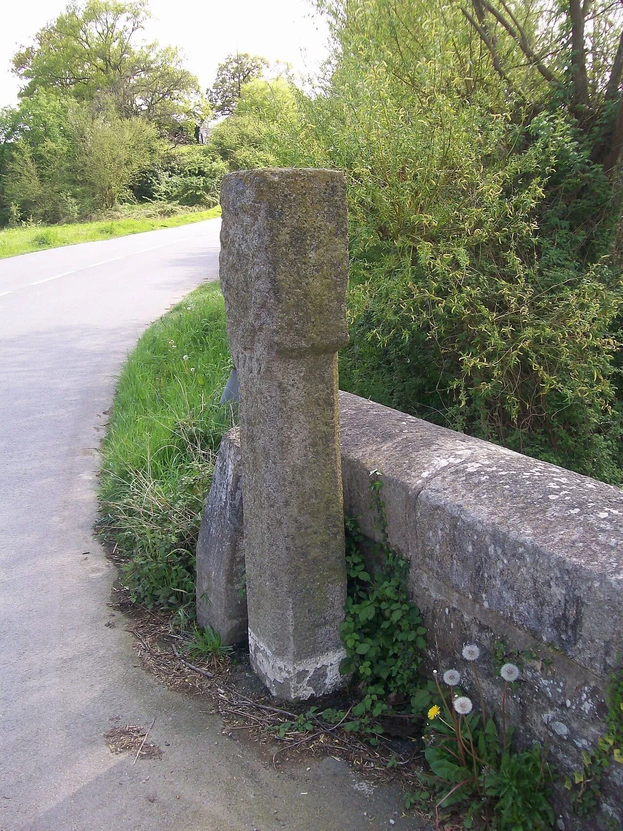La borne du pont de Vaugon, dressée lors de sa construction au XVIIIe siècle
